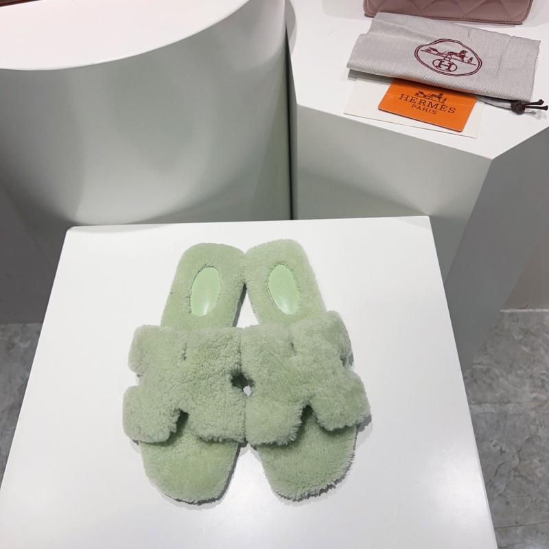 H**mes slippers